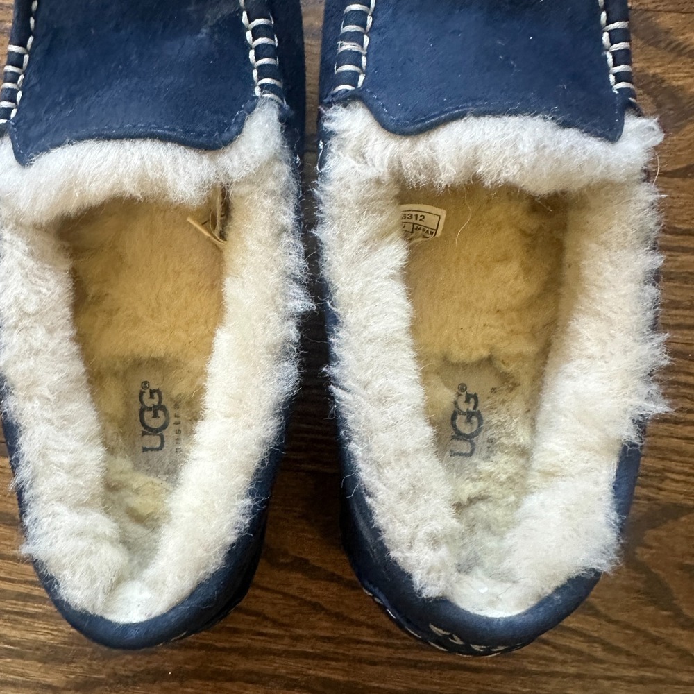 UGG Australia Slippers Navy Blue Suede Shearling Moccasin 3312 Womens Size 6 - Picture 5 of 11